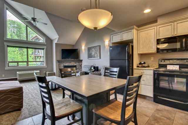 Elkwater real estate 602 & 603, 405 4 Street  in Elkwater Rural Cypress County