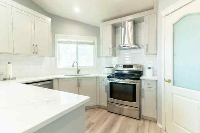 Hamptons real estate 138 Hampstead Circle NW in Hamptons Calgary