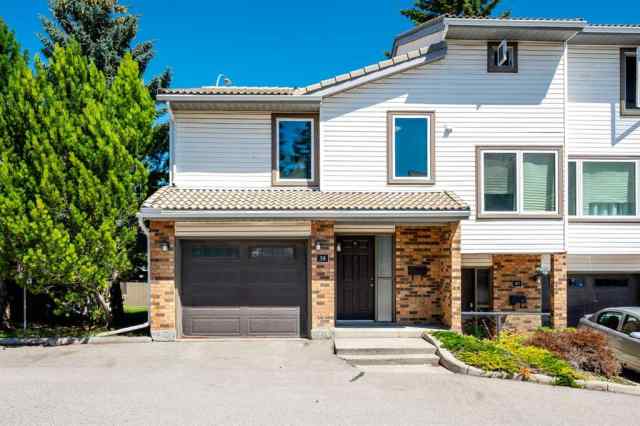 Coach Hill real estate 38 Coachway Gardens SW in Coach Hill Calgary