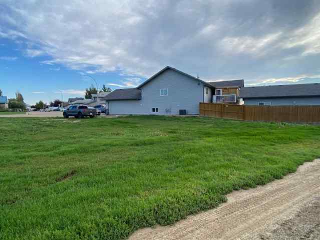 Uplands real estate 79 Upland Manor W in Uplands Brooks