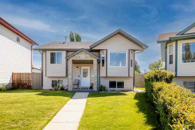 Davenport real estate 30 Drummond Close  in Davenport Red Deer