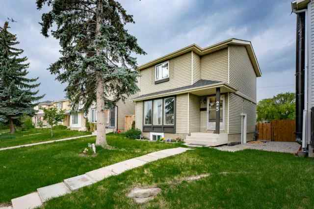 Erin Woods real estate 25 Erin Ridge Road SE in Erin Woods Calgary