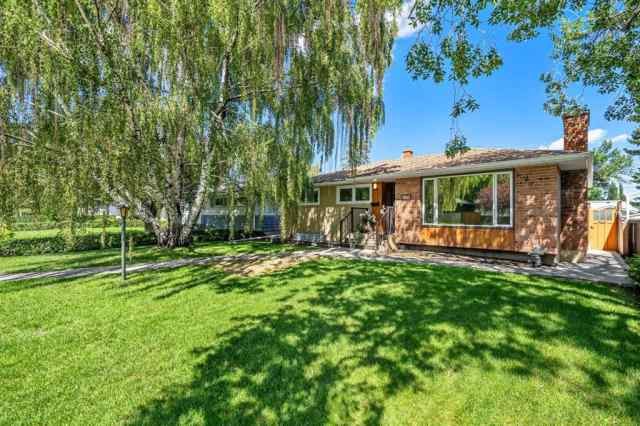 Fairview real estate 152 Fredson Drive SE in Fairview Calgary