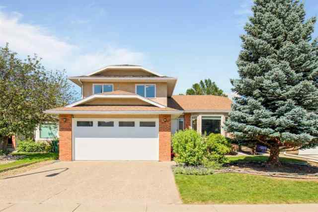 Ridgewood real estate 66 Edgewood Crescent W in Ridgewood Lethbridge