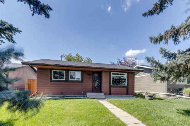 Airdrie Meadows real estate 72 Aspen Crescent SE in Airdrie Meadows Airdrie