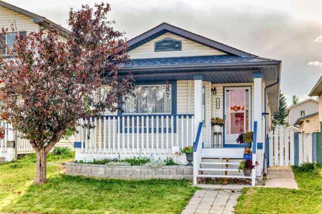 Applewood Park real estate 110 Applebrook Circle SE in Applewood Park Calgary