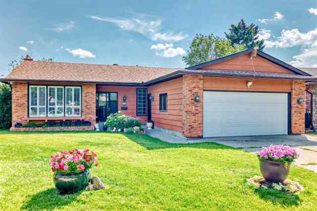 Temple real estate 24 Templehill Bay NE in Temple Calgary