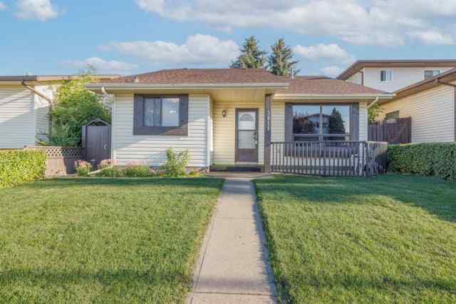 Temple real estate 5811 Templehill Road NE in Temple Calgary