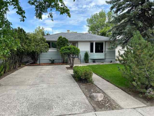 Glendale real estate 208 23 Street S in Glendale Lethbridge