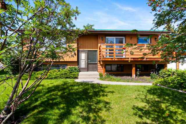 NONE real estate 204 Silverthorn Close  in NONE Olds