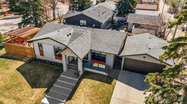 Charleswood real estate 2003 Christie Road NW in Charleswood Calgary