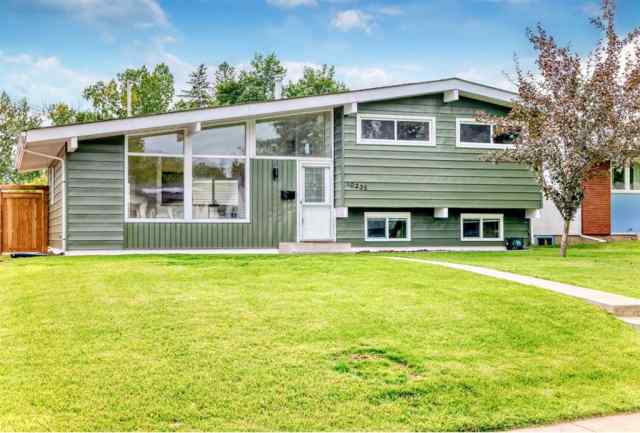Maple Ridge real estate 10235 Maple Grove Place SE in Maple Ridge Calgary