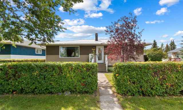 NONE real estate 5621 50 Street  in NONE Olds