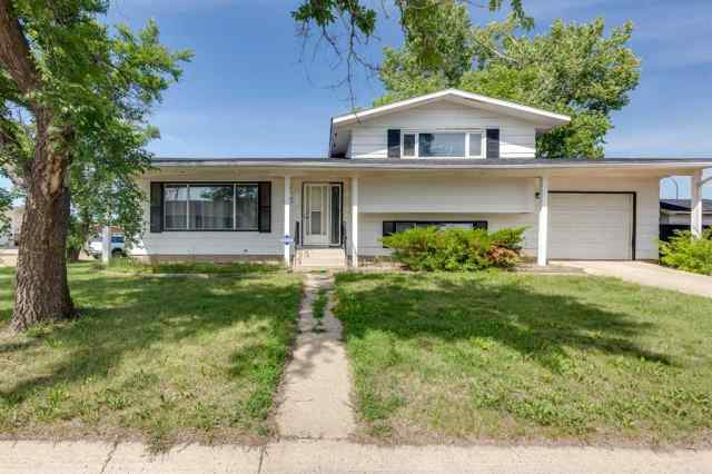 Grandview real estate 5902 40 Avenue  in Grandview Stettler