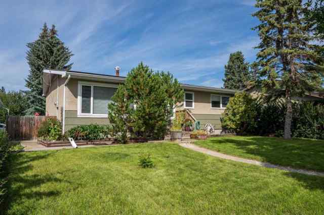 NONE real estate 1622 Strathcona Street  in NONE Crossfield