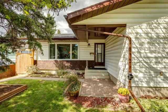 North Haven real estate 5023 Nemiskam Road NW in North Haven Calgary
