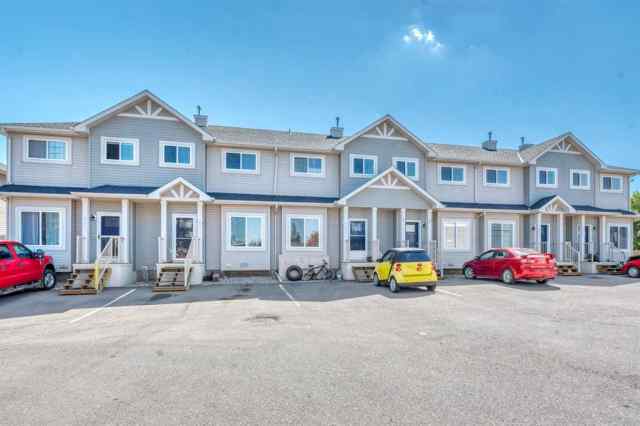 Strathaven real estate 205 Strathaven Mews  in Strathaven Strathmore
