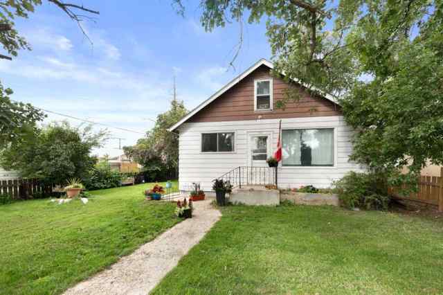 Central real estate 111 2 Street  in Central Brooks