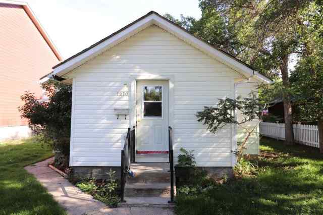 River Flats real estate 1270 Elm Street SE in River Flats Medicine Hat