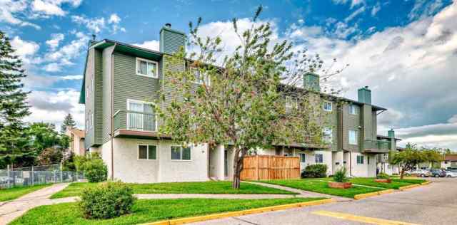 Rundle real estate 24, 2511 38 Street NE in Rundle Calgary