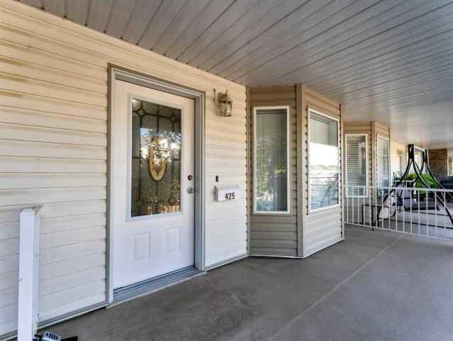 River Flats real estate 425 Washington Way SE in River Flats Medicine Hat