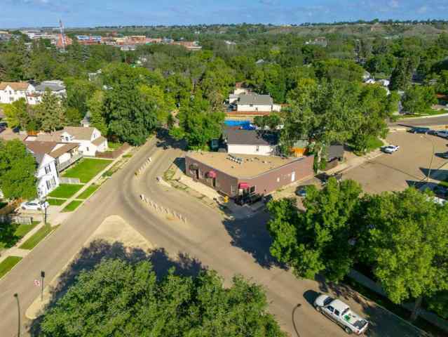 River Flats real estate 925 Yuill Street SE in River Flats Medicine Hat