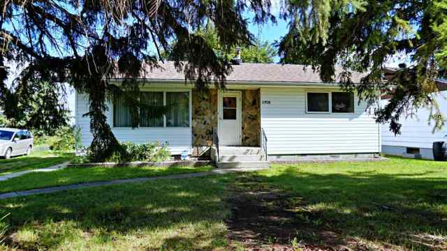 Mannville real estate 5308 52nd Avenue  in Mannville Mannville