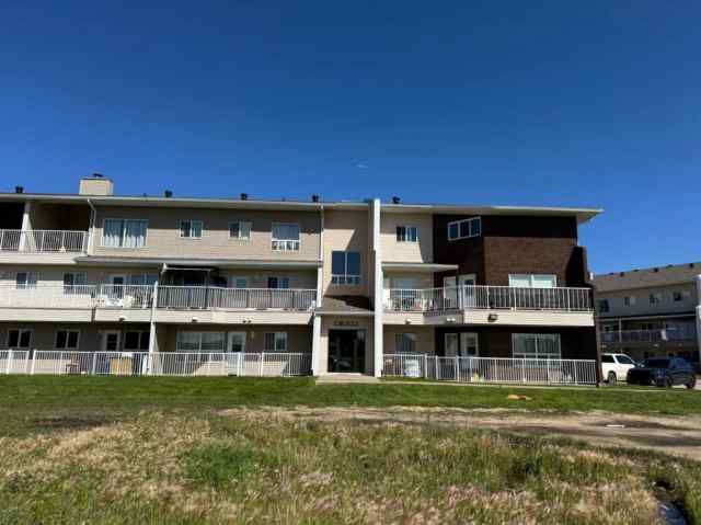 NONE real estate 308, 205 12 Avenue SW in NONE Slave Lake