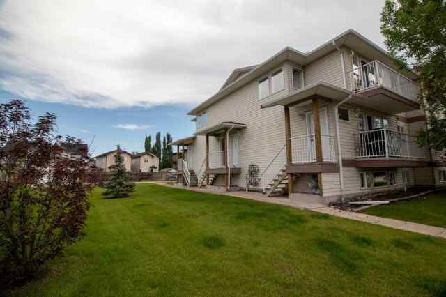 Sunshine Meadow real estate 101, 604 19 Street SE in Sunshine Meadow High River