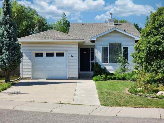 Heritage Heights real estate 94 Heritage Court W in Heritage Heights Lethbridge