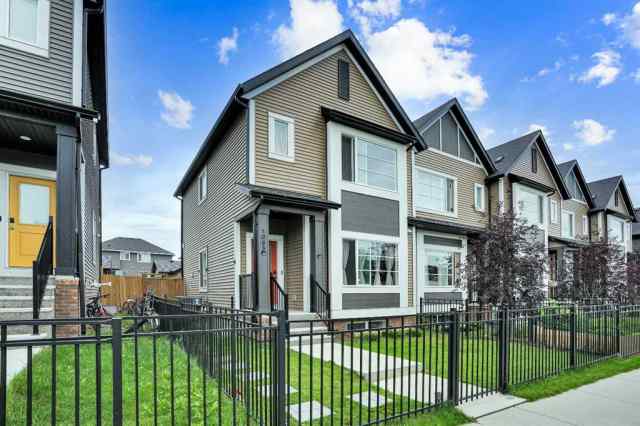 Lanark real estate 1063 Lanark Boulevard SE in Lanark Airdrie