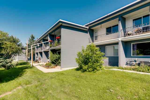 Vista Heights real estate 114, 2211 19 Street NE in Vista Heights Calgary