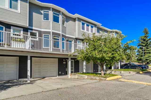 Renfrew real estate 677 Regal Park NE in Renfrew Calgary