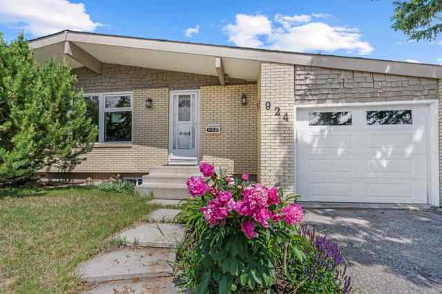 Canyon Meadows real estate 924 Cannock Road SW in Canyon Meadows Calgary