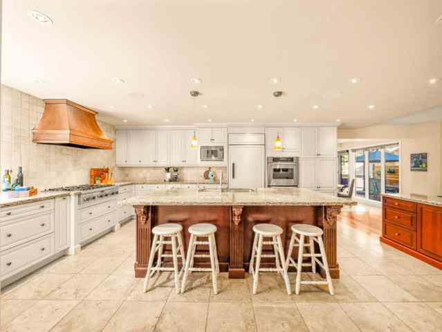 Upper Mount Royal real estate 2716 Carleton Street SW in Upper Mount Royal Calgary