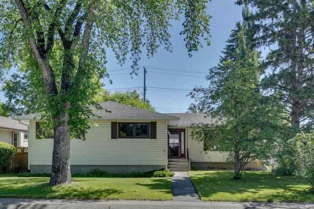 Westgate real estate 126 Westwood Drive SW in Westgate Calgary