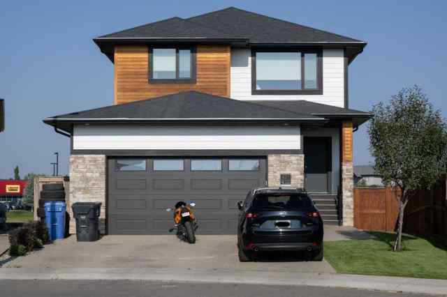 Riverstone real estate 421 Rivergrove Chase W in Riverstone Lethbridge