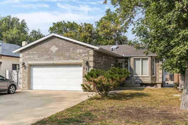 SE Hill real estate 530 10 Street SE in SE Hill Medicine Hat