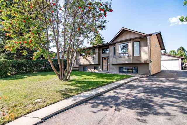 Heritage Park real estate 68 Heritage Drive  in Heritage Park Lacombe