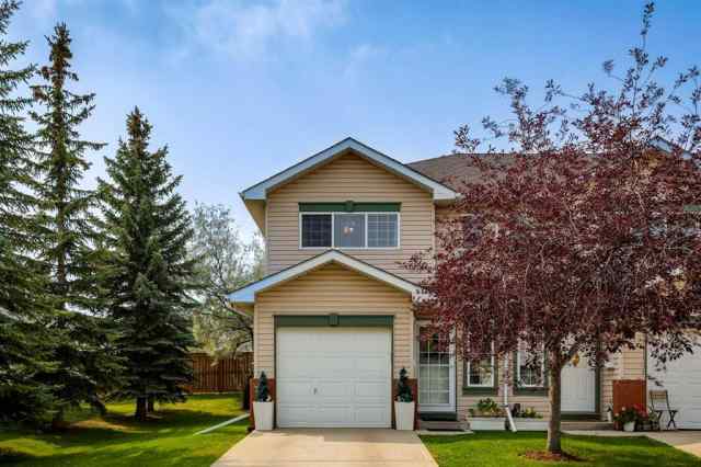 Country Hills real estate 139 Country Hills Villas NW in Country Hills Calgary