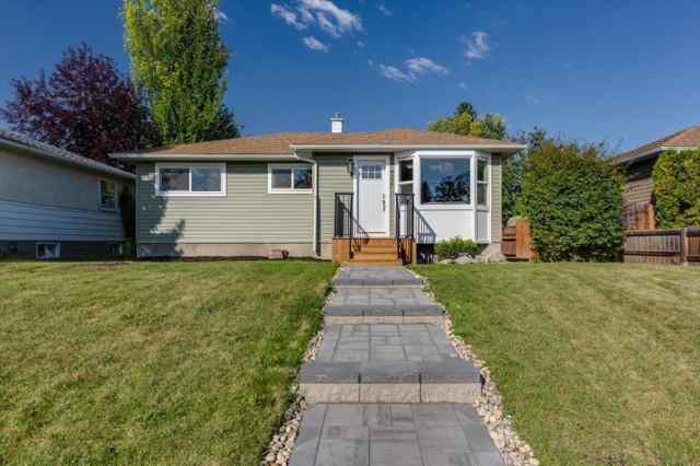 Grandview real estate 4230 40a Avenue  in Grandview Red Deer