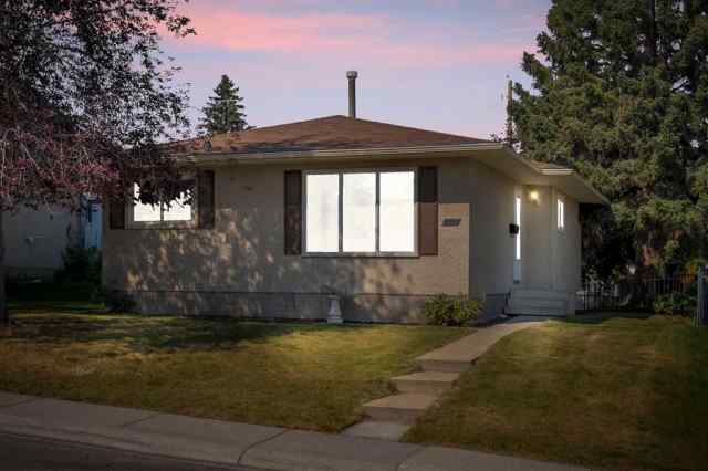 Huntington Hills real estate 804 71 Avenue NW in Huntington Hills Calgary