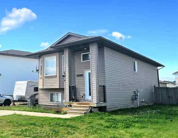 Lakeland real estate 13014 90 Street  in Lakeland Grande Prairie