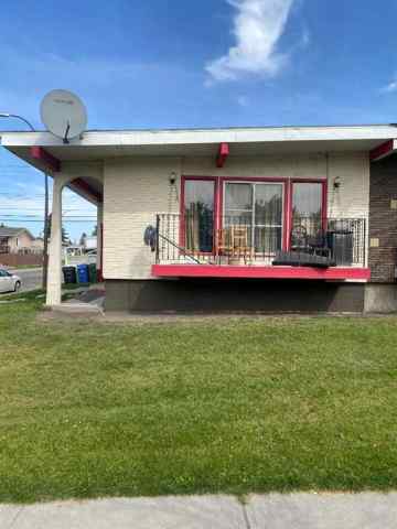 Penbrooke Meadows real estate 5522 8 Avenue SE in Penbrooke Meadows Calgary