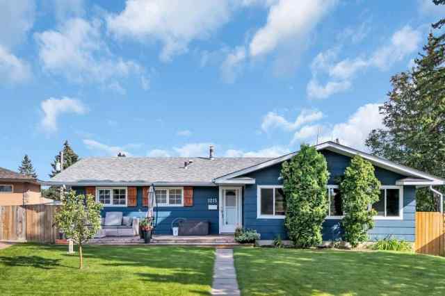 Maple Ridge real estate 1215 Mapleglade Place SE in Maple Ridge Calgary