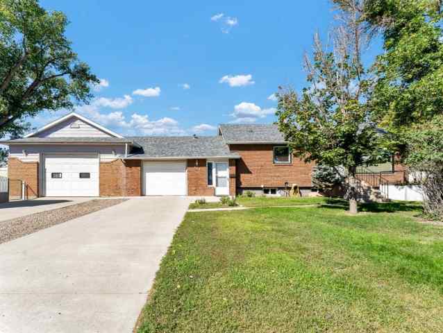 NONE real estate 338 2 Street SW in NONE Redcliff