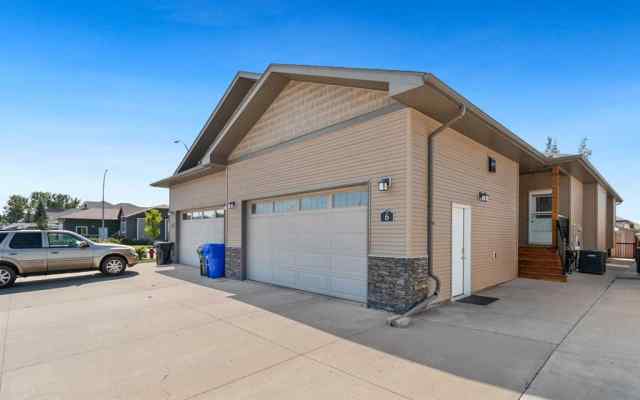 NONE real estate 6 Valiant Crescent  in NONE Olds