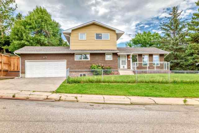 Canyon Meadows real estate 523 Cantrell Drive SW in Canyon Meadows Calgary