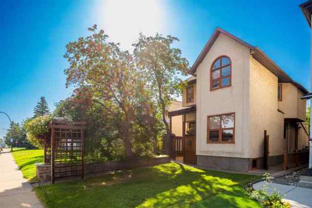 West Hillhurst real estate 2219 Westmount Road NW in West Hillhurst Calgary