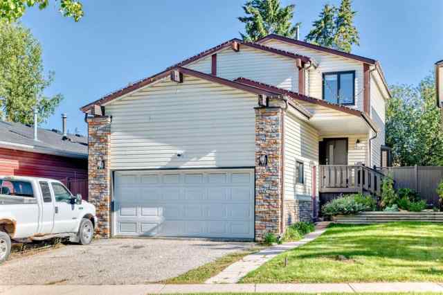 Ranchlands real estate 6628 Ranchview Drive NW in Ranchlands Calgary